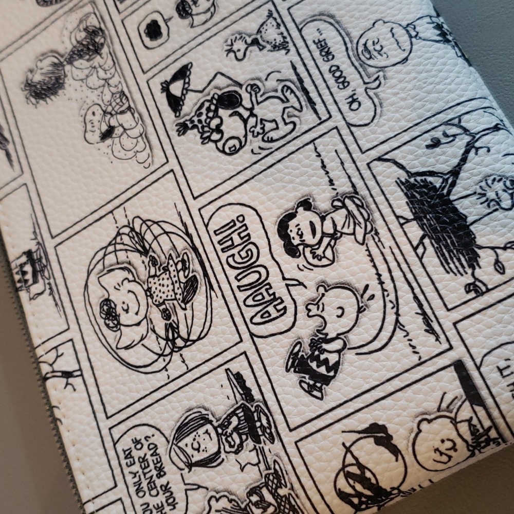 Peanuts Snoopy zippered pouch NWT - Picture 5 of 5